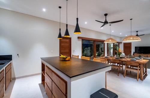 Beraban House | Villa Solaluna - Luxury 3BR with Pool near Nyanyi Beach & Luna Beach Club