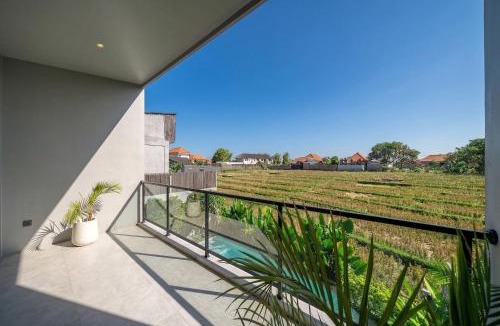 Padonan Villa | Chiama Sun - Rice Field Views Pool Retreat with Outdoor Lounge