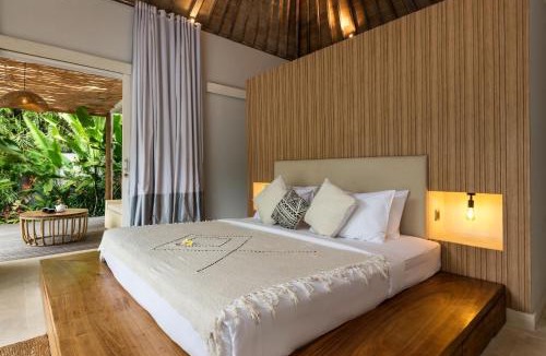 Banjar Semer Villa | Villa Reina by SooBali - Spacious & Modern near Canggu with Butler-Cook, Private Pool and Tropical Gardens