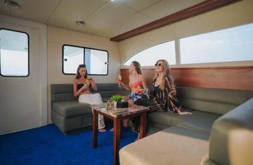 Tua Boat Rental | Wanderlust Travel