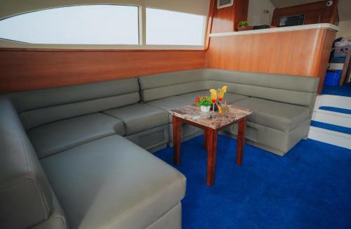Tua Boat Rental | Wanderlust Travel