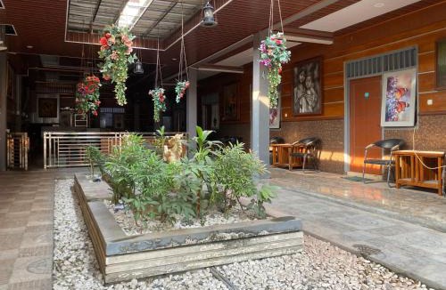 Jombang House | Homestay Jaya Asri Syariah RedPartner near Alun Alun Jombang