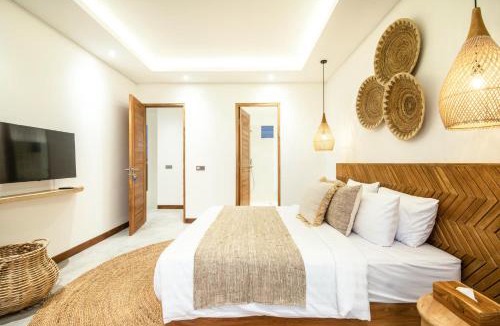 Berawa Villa | Coastal Elegance 4BR Villa, 400m to Finns,