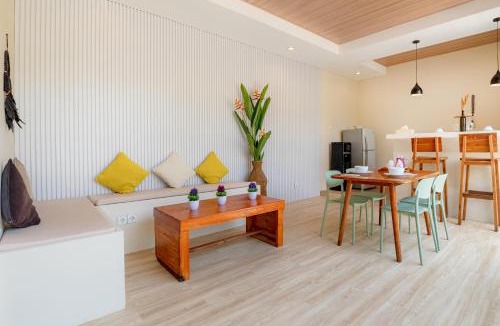 Padonan Villa | KIKI VILLAGE BATHTUB AND LIVING ROOM