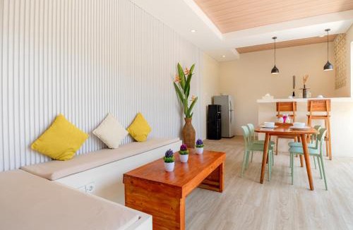 Padonan Villa | KIKI VILLAGE BATHTUB AND LIVING ROOM