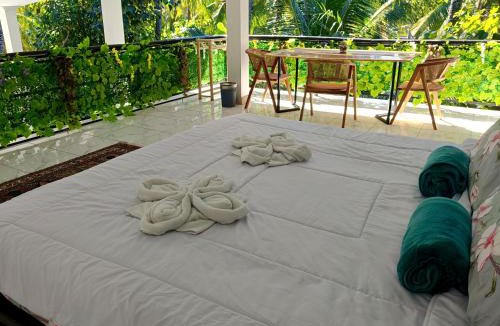 Bukti Hotel | Skylodge B&B - Bali Jungle Retreat with Fine Dining & Eco Pool