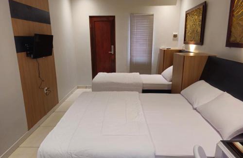 Sunset Road Hotel | Hotel Dakozi Living