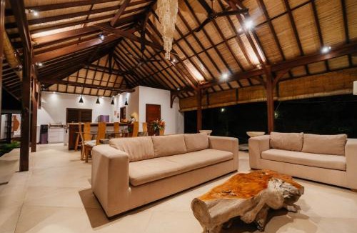 Kayu Putih Villa | Villa Saraswati Lovina