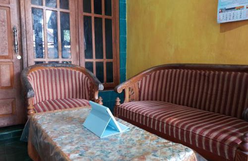 Rogojampi Hotel | Hotel O Kos Haji Jakfar SyariahNearPancoran mas 25