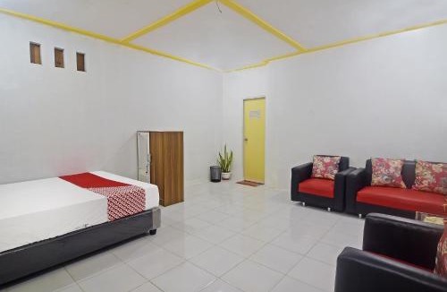 Pulisan Hotel | Hotel O Pulisan Ekowisata Homestay Near Wisata Pantai Desa Pulisan (Pulisan Beach Tour)