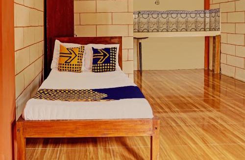 Kepanjen Hotel | OYO Life 92568 Penginapan Joglo Syariah