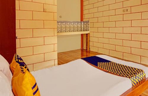 Kepanjen Hotel | OYO Life 92568 Penginapan Joglo Syariah