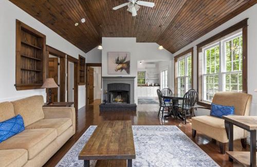 Lake of Bays Resort | Port Cunnington Lodge