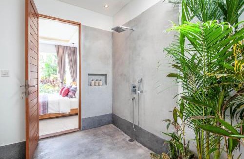 Berawa Villa | Luxury 6BR Villa, Canggu, 400m to Finns Beach