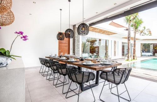 Berawa Villa | Luxury 6BR Villa, Canggu, 400m to Finns Beach