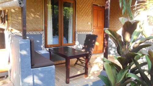 Pejarakan Hotel | Taman Menjangan homestay by SnorkelingMenjangan