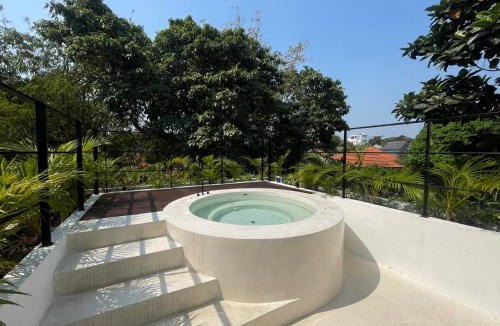 Umalas Villa | Villa Anwa Cove - Gorgeous 6-BR & 2-Pool Villa in Bali