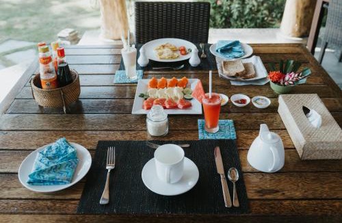 Penuktukan House | ALOKA BAHARI Villas