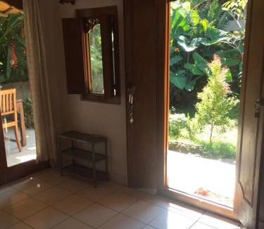 Lovina Apartment | Barclona Guesthouses Lovina