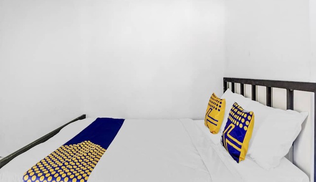 SPOT ON 90742 Kinanthy Homestay Syariah