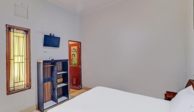 OYO 92203 Tata Guest House