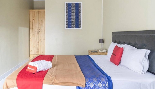 RedDoorz Plus near Tambun Station in Bekasi