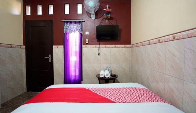 OYO 927 Carina Hotel