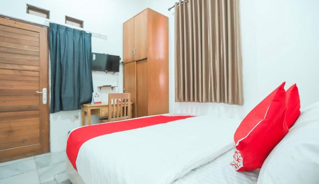 OYO 150 Harmoni Residence in Jakarta