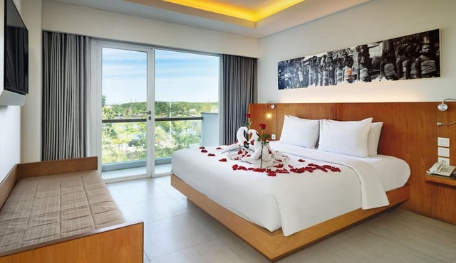 Kuta Galleria Hotel