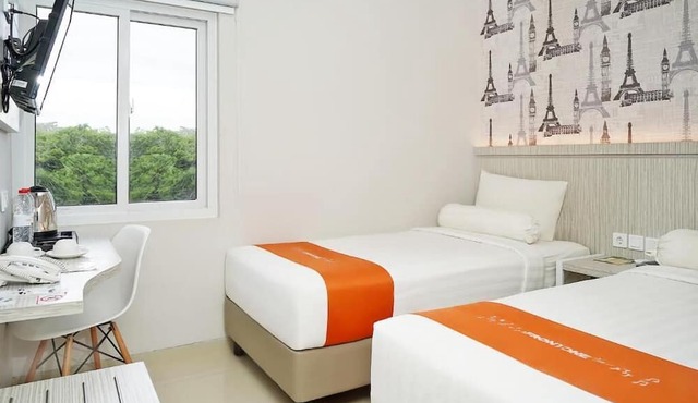 Front One Hotel Sragen