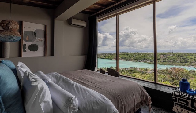 Villa Odeon in Ceningan Island