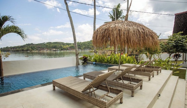 Sunset House Ceningan