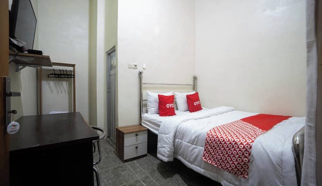 OYO 93987 Suropati 2 Guest House in Malang