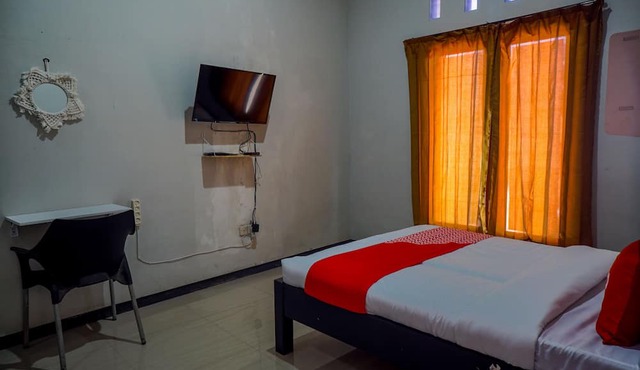 OYO Life 93186 HKP Homestay Syariah in Blitar