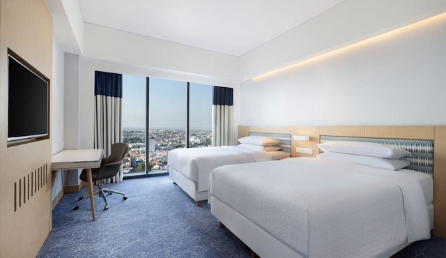 Four Points by Sheraton Surabaya, Tunjungan Plaza
