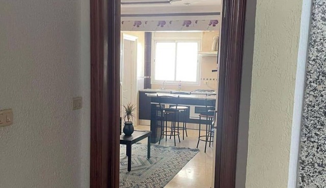 Studio Sleeps 2 with Balcony & Free Parking