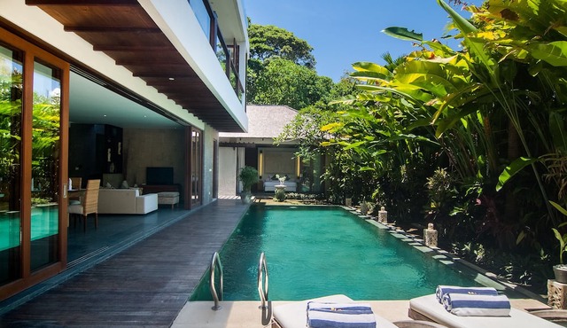 Bali Holiday Villas - La Mer with private pool in Seminyak