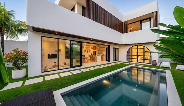 Large 3 Bedroom Villa in Prime Uluwatu with Pool and Free Airport Pickup