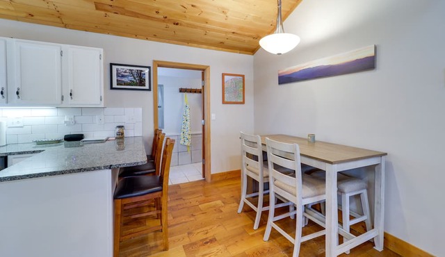 Pet-Friendly Cabin w/Fire Pit in Spruce Pine! in Spruce Pine