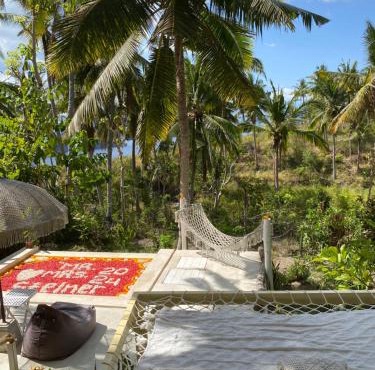 Exotic private glamping