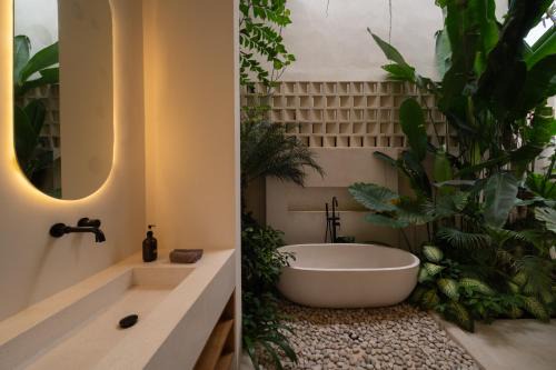 LOU Uluwatu - Tropical Private Villa