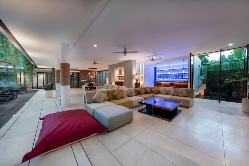 The Muse Luxury Apartment - Private Room with Share Facilities