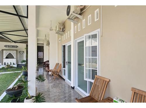 Guest House Saqeena Syariah Near Blitar Park RedPartner