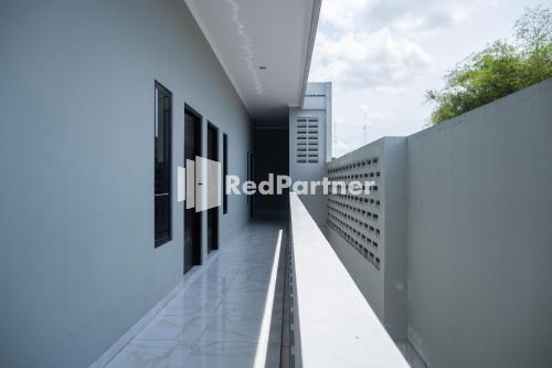 Athena House Syariah Near The Park Mall Solo Baru Mitra RedDoorz in Sukoharjo